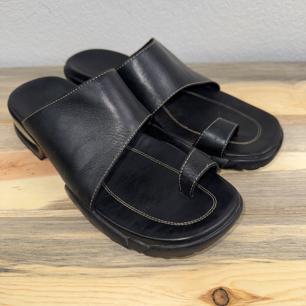 Cole Haan Nike Air Jana  Black Leather Sandals Toe Strap Slip On Size 7.5
